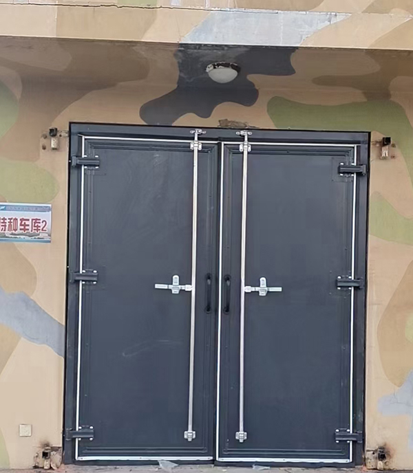 长武工业平开门