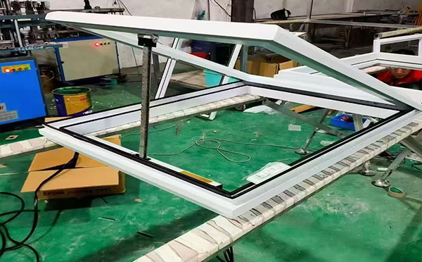 某地下车库出入口长武排烟窗配置工程